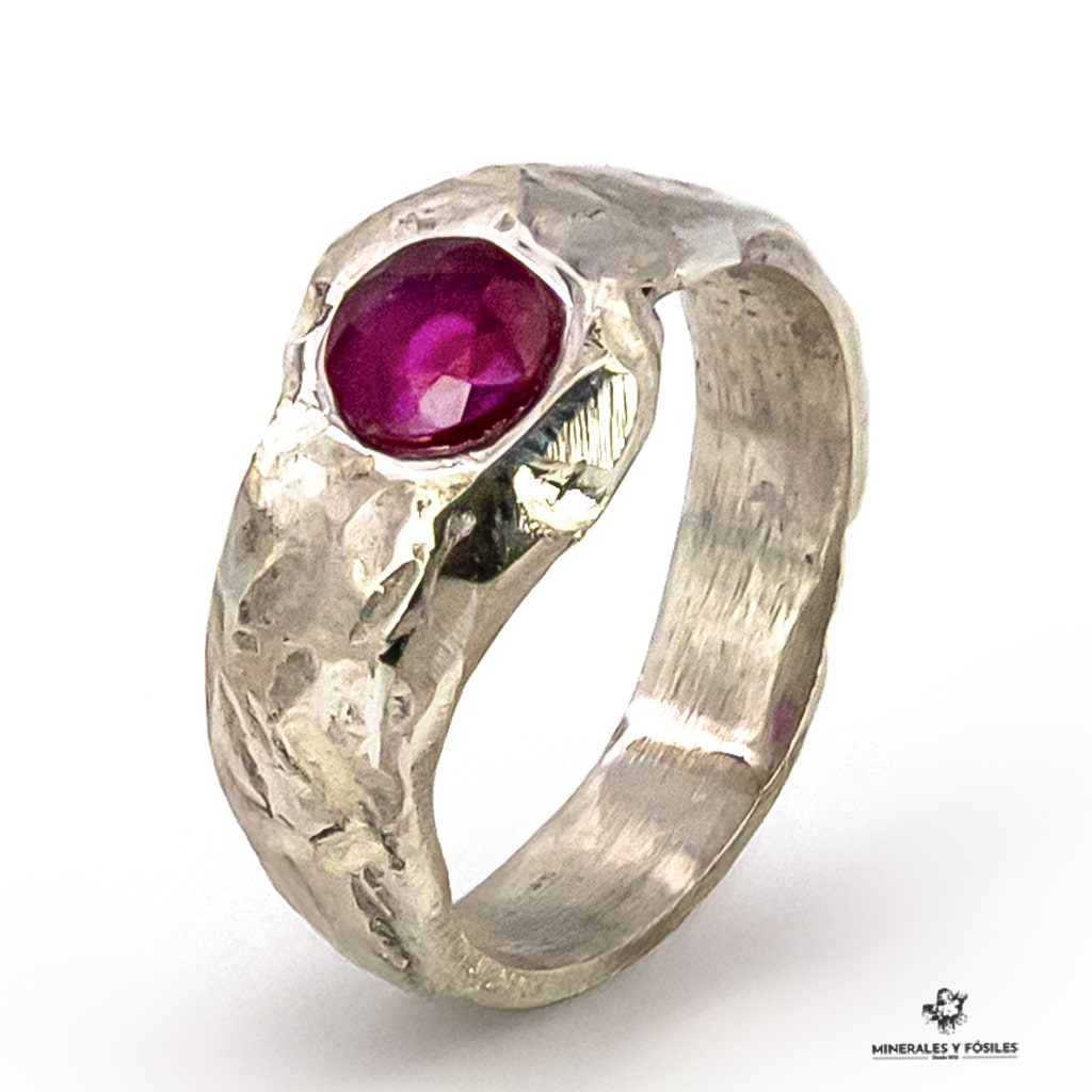 ANILLO DE RUBÍ