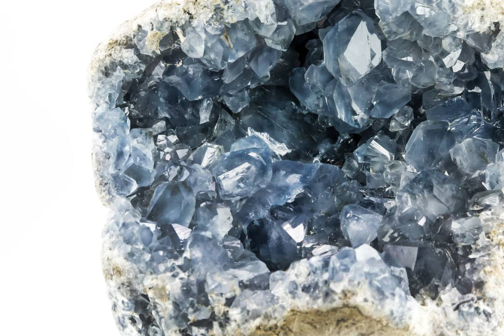 Geoda de Celestina de Madagascar de gran calidad con cristales azules