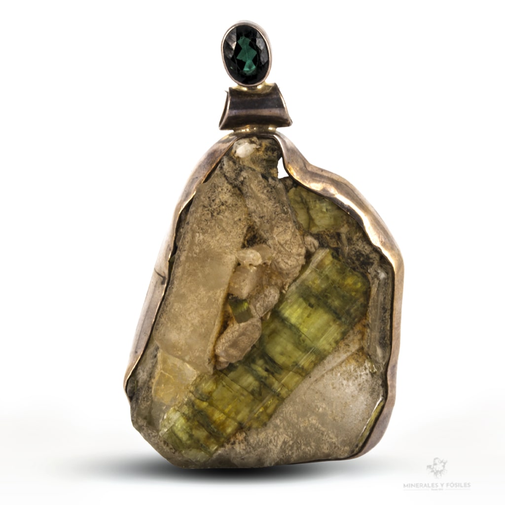 COLGANTE DE TURMALINA VERDE EN MATRIZ